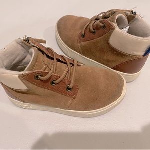 Uggs barely worn! Size 11!